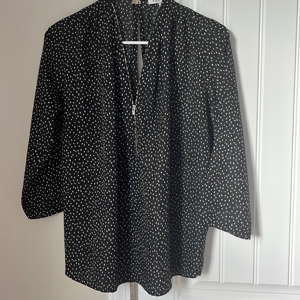 Long sleeve shirt with zipper